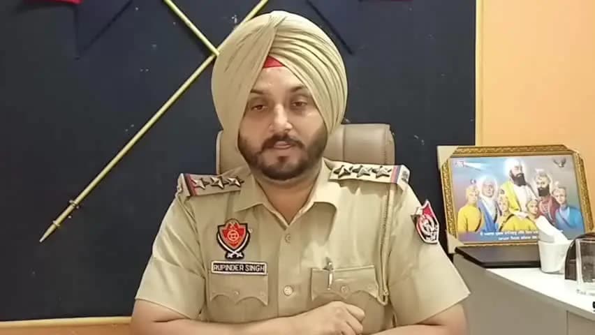 ਫਤਿਹਗੜ੍ਹ ਸਾਹਿਬ: ਦਾਜ ਦੀ ਬਲੀ ਚੜ੍ਹੀ 24 ਸਾਲਾ ਨਵ-ਵਿਆਹੁਤਾ, ਥਾਣਾ ਫ਼ਤਿਹਗੜ੍ਹ ਸਾਹਿਬ ਦੇ ਮੁਖੀ ਰੁਪਿੰਦਰ ਸਿੰਘ ਨੇ ਦੱਸਿਆ ਪਤੀ ਤੇ ਸਹੁਰਾ ਗ੍ਰਿਫ਼ਤਾਰ