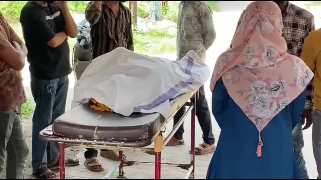 जबलपुर: जबलपुर में ऑटो की टक्कर से महिला की दर्दनाक मौत, गोहलपुर की मासूम बच्चियों के सिर से उठा मां का साया