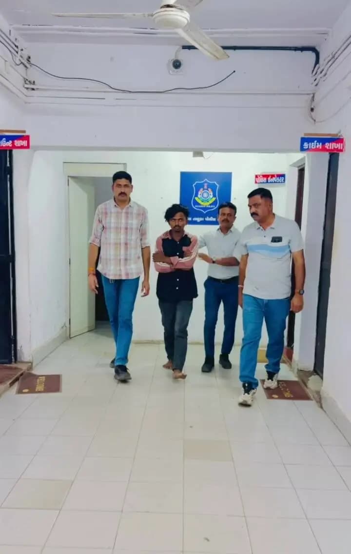 ગાંધીનગર: કલોલ: કારનો કાચ તોડી 65 હજારની ચોરી કરનાર 19 વર્ષીય યુવક ઝડપાયો