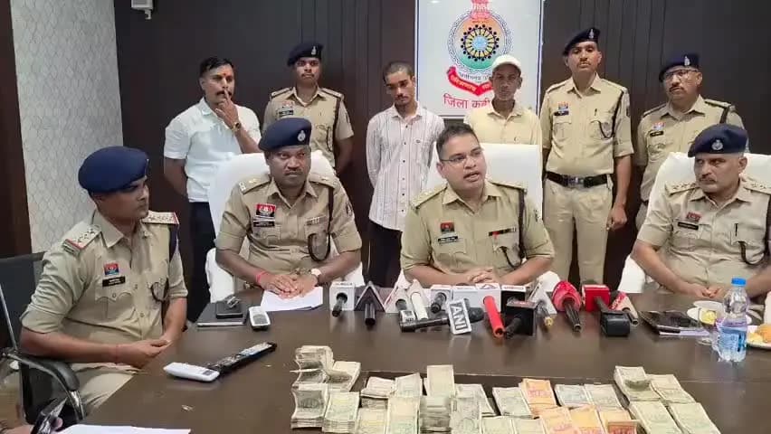 कवर्धा: एसपी जीतेन्द्र यादव ने 12.50 लाख की चोरी का किया खुलासा, पिता-पुत्र गिरफ्तार, 11.53 लाख पुलिस ने किया बरामद