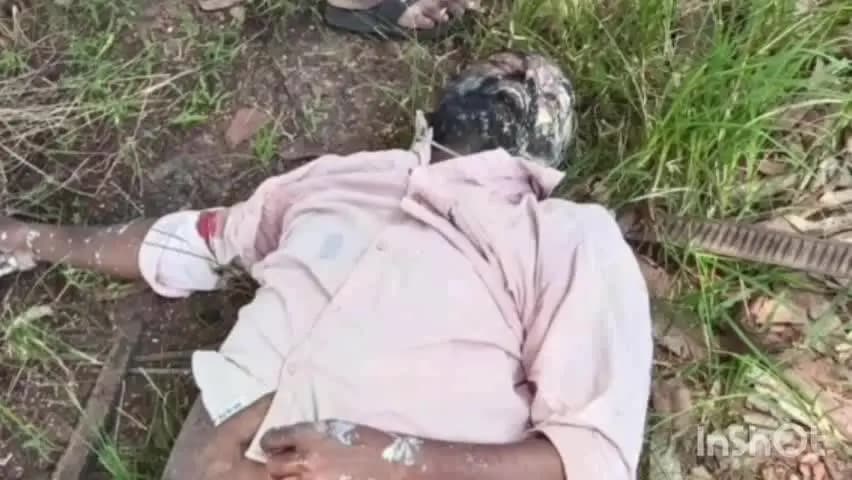 అశ్వారావుపేట: దమ్మపేట మండల పరిధిలో ముష్టిబండ వద్ద ఎదురెదురుగా ఢీకొన్న రెండు ద్విచక్ర వాహనాలు ఒకరి మృతి చెందగా,మరో ఇద్దరికి గాయాలు