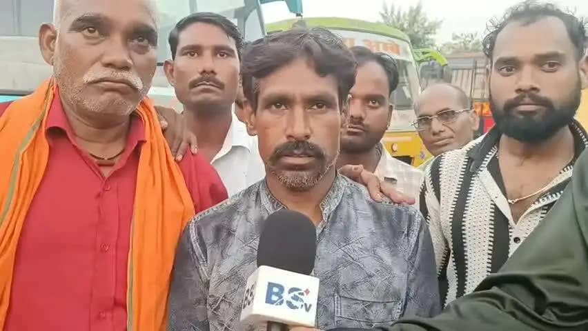 बलौदाबाज़ार: बलौदा बाजार आज दिन बुधवार शाम 4 बजे में बसों के पहिए थमे बस संचालकों सहित बस वाहन चालकों ने सड़कों पर बस का संचालन किया