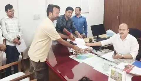 दौसा: दौसा मेडिकल कॉलेज में नर्सिंग ऑफिसर्स के मानदेय में कटौती का विरोध