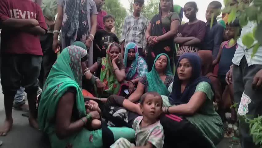 भरथना: महेवा नारायण पेट्रोल पंप के पीछे संदिग्ध परिस्थितियों में पेड़ से लटका मिला मलाजनी गांव के युवक का शव
