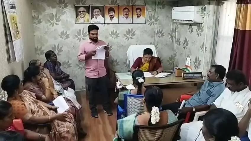ஆத்தூர்: சின்னாளபட்டி பேரூராட்சி மன்ற கூட்டம்: ஒப்பந்ததாரர்கள் மீது உறுப்பினர்கள் அதிருப்தி