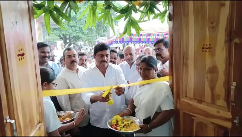 పీలేరు: పీలేరులో పలు అభివృద్ధి కార్యక్రమాలను అట్టహాసంగా ప్రారంభించిన ఎమ్మెల్యే నల్లారి కిషోర్ కుమార్ రెడ్డి