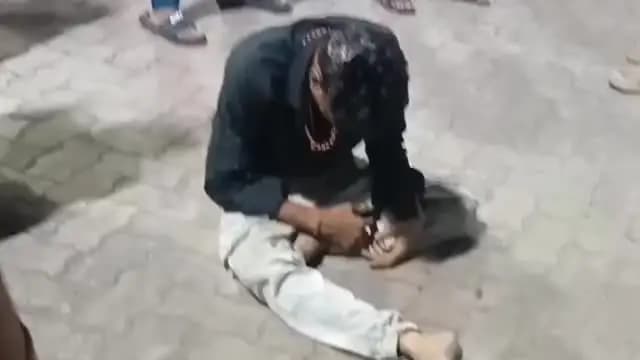 आदित्यपुर गम्हरिया: बड़ाम थान के निकट अनियंत्रित ट्रेलर ने बाइक को कुचला, सवार ने कूदकर बचाई जान