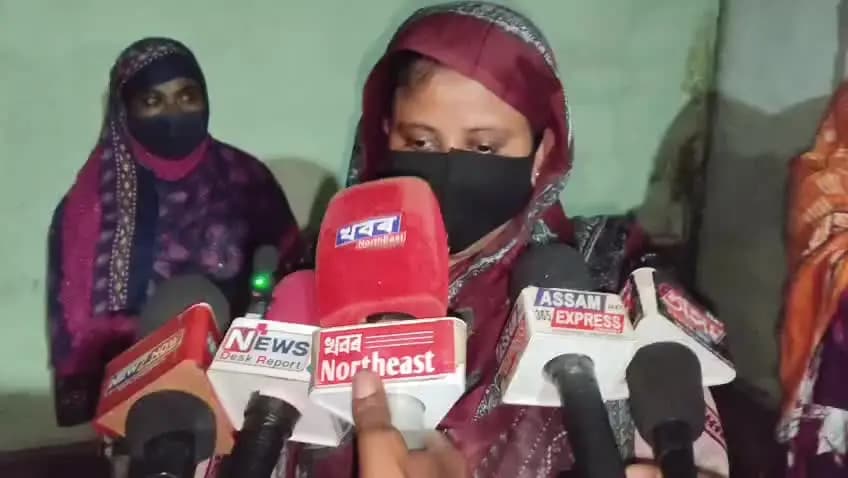 নগাঁও: বৰভেটি গাঁও পঞ্চায়তৰ দুগৰাকী কৰ্মীৰ বিৰুদ্ধে উত্থাপিত উৎকোচ লোৱাৰ অভিযোগক কেন্দ্ৰ কৰি সৃষ্টি হৈছে প্ৰতিক্ৰিয়াৰ