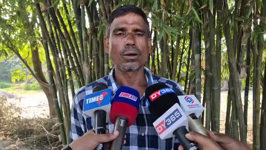 ধুবুৰী ভাগ: প্ৰায় এসপ্তাহত উদ্ধাৰ নহল গোলকগঞ্জৰ ভাৰত বাংলাদেশ সীমান্তৰ বেৰভাঙি গাঁৱৰ নিৰুদ্দেশ হোৱা দুগৰাকী ছাত্ৰী পৰিয়ালৰ প্ৰতিক্ৰ