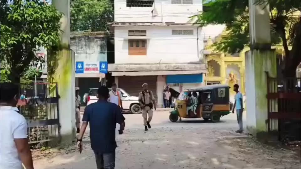 নগাঁও: সদৰ থানাত এজাহাৰ দাখিল বিজেপি প্ৰাৰ্থী দেৱাশীষ শৰ্মাৰ