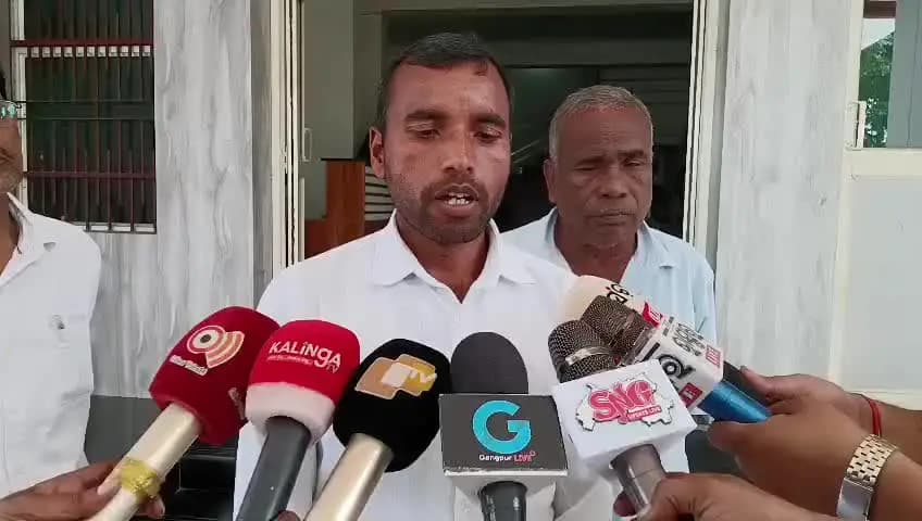ବଡଗାଁ: ବରିଷ୍ଠ ନାଗରିକ ଙ୍କୁ ଏଏସଆଇ ଦଲାଲ କହିବା ବିରୋଧରେ ଏସପି ଙ୍କୁ ଅଭିଯୋଗ କରି ପ୍ରତିକ୍ରିୟା ପ୍ରକାଶ କଲେ ଅଭିଯୋଗକାରୀ।