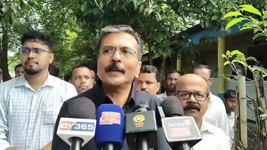 ডবকা: জিলাখনৰ বিন্নাকান্দি উন্নয়ন খণ্ডৰ ২৫ টা পঞ্চায়তৰ হিতাধিকাৰী সকলৰ উপস্থিতিত সেৱা সেতু অভিযান,আয়ুক্তৰ মন্তব্য