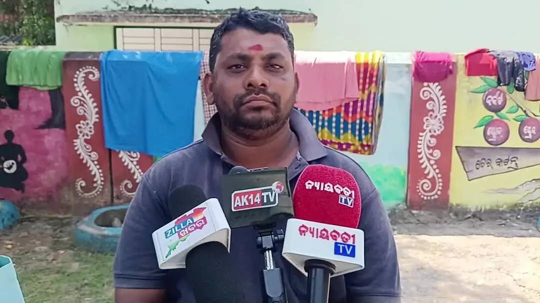 ପାରଳାଖେମୁଣ୍ଡି: ବଡ଼ଗାଁ ର ସଡକ ଦୂର୍ଘଟଣା କୁ ନେଇ ସ୍ଥାନୀୟ ବାସିନ୍ଦାଙ୍କ ଅଭିଯୋଗ