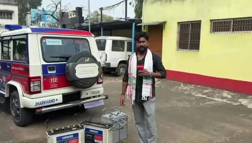 गोड्डा: गोड्डा में सोलर प्लांट चोरी का खुलासा, दो आरोपी गिरफ्तार; चोरी की बैट्री, मोटर पंप और बाइक बरामद