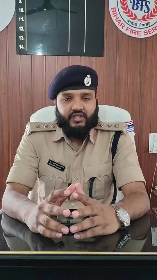 दुर्गा पूजा को लेकर जिले भर में भव्य पूजा पंडाल बनाए गए हैं। पंडालों के लिए अग्नि सुरक्षा के संबंध में जिला अग्नि शमन पदाधिकारी पूर्वी चंपारण लाइव जानकारी दे रहे हैं.....
Information & Public Relations Department, Government of Bihar Motihari Police