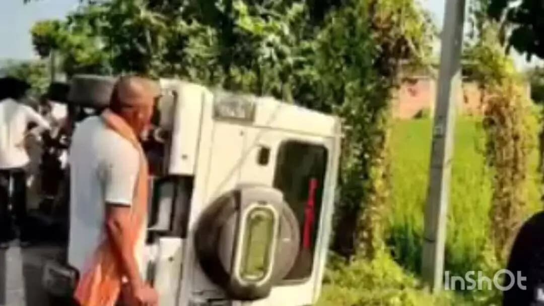 सरायगढ़ भपटियाही: सरायगढ़ के चांद पीपर में हुई सड़क हादसा,अवर निबंधन पदाधिकारी निर्मली की सरकारी गाड़ी ने मोटरसाइकिल में मारी ठोकर, तीन लो