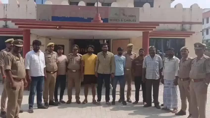 निज़ामाबाद: टीकापुर तिराहे पर सड़क जाम और पुलिस से धक्का-मुक्की के मामले में 8 लोग हुए गिरफ्तार