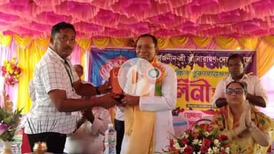 রামনগর ২: দক্ষিণ পুরুষোত্তমপুর মিলনী সংঘের রক্তদান শিবিরে উপস্থিত বিধায়ক