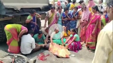 పెద్దవంగర: చిన్నవంగర సమీపంలో టిప్పర్ లారీ ఢీకొని విద్యార్థిని మృతి