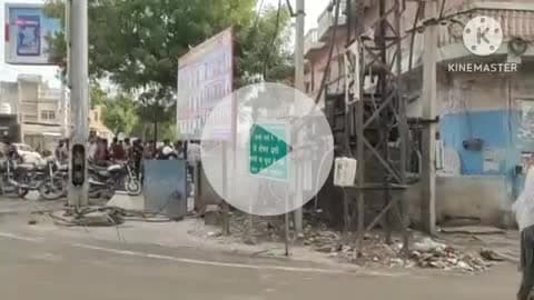 मकराना: मकराना,,करंट लगने से विद्युत कर्मी हुआ घायल
#प्राथमिक उपचार देकर किया रैफर#
