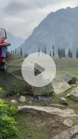 पहाड़ों का नजारा दोस्तों के साथ ही आता है
#दोस्त
#पहाड़
#जम्मू कश्मी