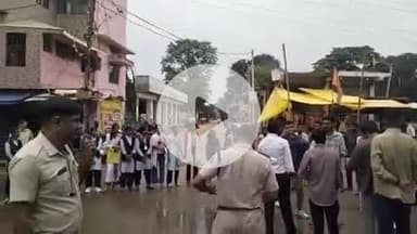 लटोरी: महाविद्यालय के छात्रों ने सड़क पर किया जाम, प्राचार्य रंजीत सातपुते को यथावत रखने की कर रहे हैं मांग