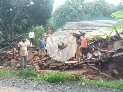 बोराम: बोङाम के कोलाबनी में धंसा कच्चा मकान, लोग बाल-बाल बचे