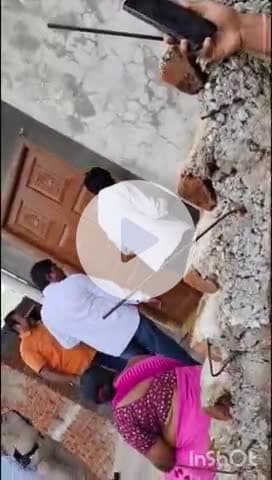 హసన్పర్తి: ఎవరూ లేని సమయంలో ఇంటి తాళాలు పగులగొట్టి ప్రభుత్వ భూములు ఇల్లు కట్టుకున్నారని.వంగపహాడ్లో రెవెన్యూ అధికారుల దౌర్జన్యం