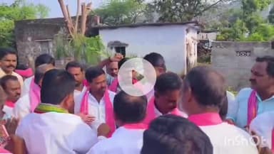 శాయంపేట: శాయంపేట బిసి కాలనీలో బీఆర్ఎస్ పార్టి మాజీ ఎమ్మెల్యే కాంగ్రెస్ బాకీ కార్డులు పంపిణీ చేసి ప్రచారం నిర్వహించారు