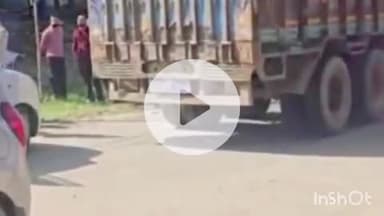 दादासिबा: पुलिस थाना संसारपुर टेरेस के अंतर्गत ट्रक के टायर के नीचे आया महिला का पैर, बाल-बाल बची महिला की जान
