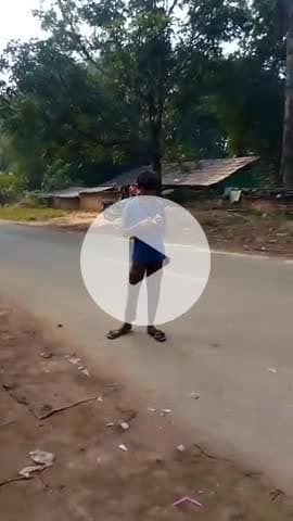 inko dar nahin lag raha hai itna fatega fod rahe hain per inko itna dar nahin Hai