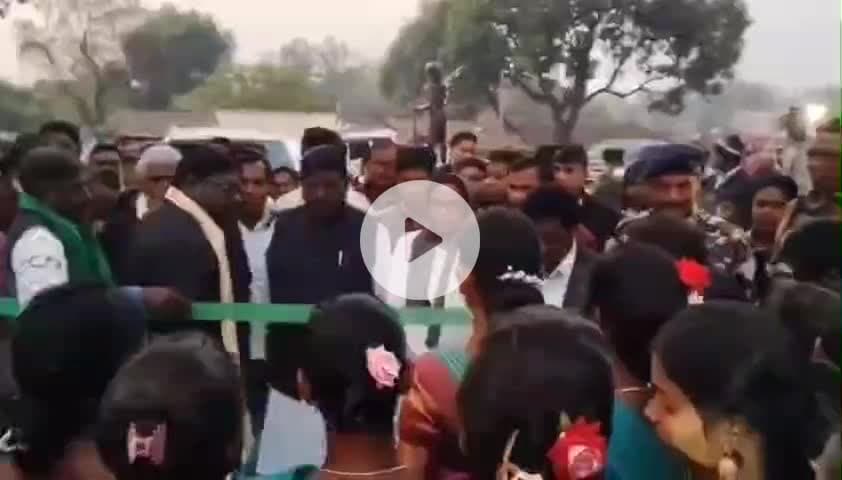 अमड़ापाड़ा: विधायक हेमलाल मुर्मू ने पाडेरकोला में तीन दिवसीय फुटबॉल प्रतियोगिता का किया उद्घाटन #football #match #opening