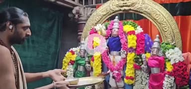திருத்தணி: முருகன் கோவில் திருப்படி திருவிழாவிற்கு பக்தர்களுக்கு
இறை அருட்செல்வி தியா பாடல்கள் மூலம் அழைப்பு விடுத்தார்,
