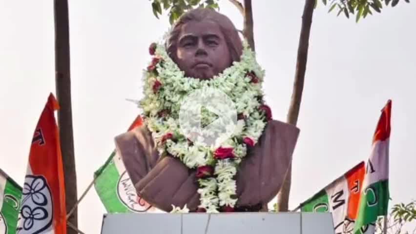 সিঙ্গুর: সিঙ্গুর আন্দোলনের শহিদ তাপসী মালিককে শ্রদ্ধা জ্ঞাপন করলেন মন্ত্রী ও বিধায়ক