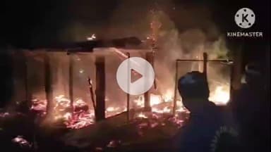 টিয়ক: ঔগুৰিত ভয়ংকৰ অগ্নিকাণ্ড , দুখন দোকান সম্পূৰ্ণৰূপে ভষ্মিভূত