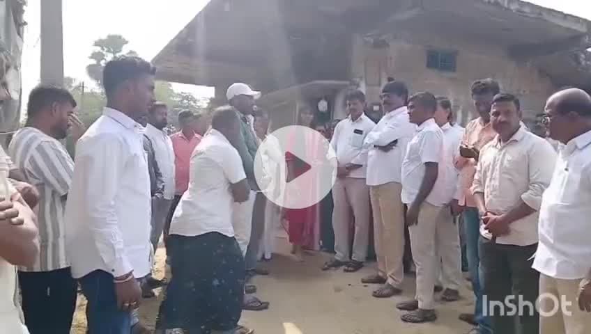 దుగ్గొండి: దుగ్గొండి మండలంలో ఓడిపోయిన సర్పంచులను పరామర్శించిన మాజీ ఎమ్మెల్యే