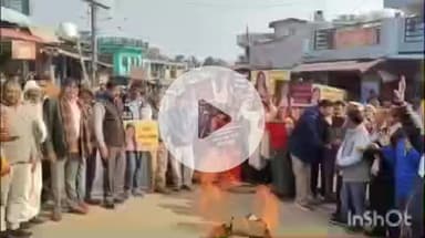 लमगड़ा: कांग्रेस ने लमगड़ा में अंकिता को न्याय की मांग को लेकर निकाली जनआक्रोश रैली, सरकार पर वीआईपी को बचाने का आरोप