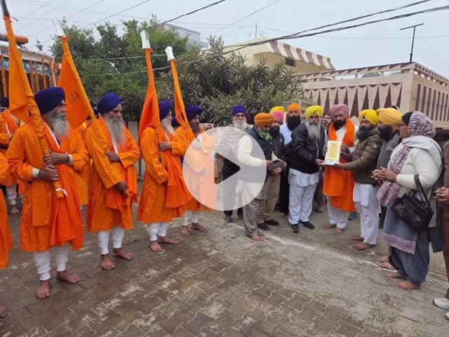 ਚਮਕੌਰ ਸਾਹਿਬ: ਗੁਰੂ ਗੋਬਿੰਦ ਸਿੰਘ ਜੀ ਦੇ ਪ੍ਰਕਾਸ਼ ਪੁਰਬ ਨੂੰ ਲੈ ਕੇ ਚਮਕੌਰ ਸਾਹਿਬ ਦੇ ਗੁਰਦੁਆਰਾ ਕੋਟਲਾ ਨਿਹੰਗ ਤੋਂ ਸਜਾਇਆ ਗਿਆ ਵਿਸ਼ਾਲ ਨਗਰ ਕੀਰਤਨ