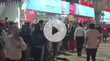 శామీర్పేట: సంక్రాంతికి సొంత ఊర్లకు వెళ్లేందుకు కూకట్పల్లి హౌసింగ్ బోర్డు వద్ద బారులు తీరిన ప్రయాణికులు