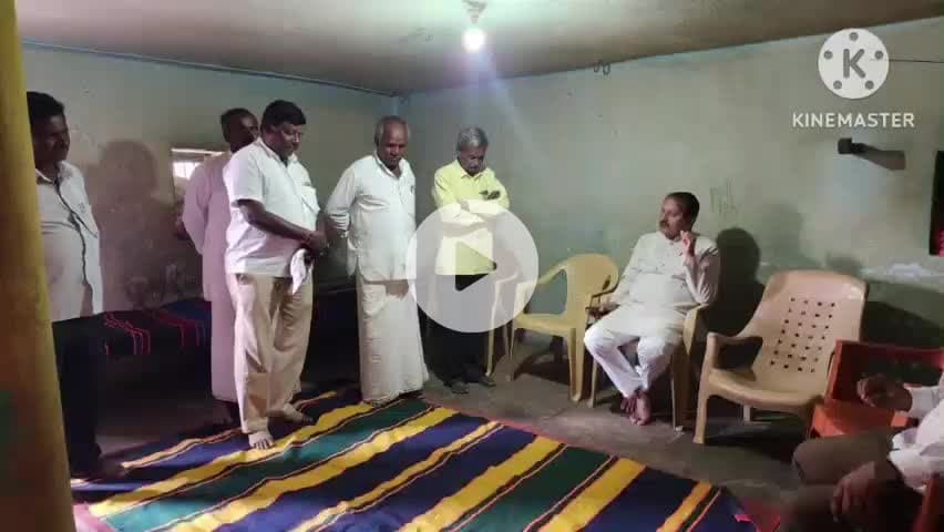 ಮುದ್ದೇಬಿಹಾಳ: ಕಂದಗನೂರು ಗ್ರಾಮದಲ್ಲಿ ಮೃತ ಕಾರ್ಯಕರ್ತನ ಕುಟುಂಬಕ್ಕೆ ಭೇಟಿ ನೀಡಿ ಸಾಂತ್ವನ ಹೇಳಿದ ಶಾಸಕ ಅಪ್ಪಾಜಿ ನಾಡಗೌಡ