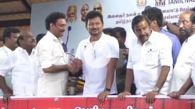 திருவெறும்பூர்: அமைச்சர் அன்பில் மகேஷ் பொய்யாமொழி வழங்கிய மாட்டிற்கு சூரியூர் என பெயர் வைத்த டெப்டி சிஎம் வாடிவாசலில் மாட்டை திறந்து வைத்தார்
