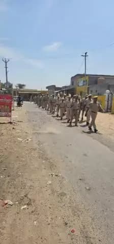 #Balotra: आगामी #लोकसभाचुनाव2024 के मद्देनजर पुलिस थाना #पचपदरा वि.स. क्षेत्र #पचपदरा में कस्बा खेड़, गोल स्टेशन, दूधवा में #पुलिस जाब्ता के #फ्लैग #मार्च किया गया।
@Igp_Jodhpur