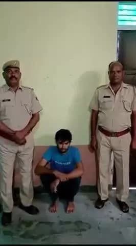 #Dausa #बैजूपाड़ा: थाना पुलिस ने बलात्कार के आरोपी को किया गिरफ्तार
आरोपी पवन मीणा निवासी बड़ी कमालपुरा को किया गिरफ़्तार, घटना में प्रयुक्त वाहन मोटर साईकिल को किया जप्त, थाना क्षेत्र की एक महिला ने 4 अगस्त को करवाया था मामला दर्ज