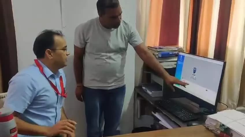 रेवाड़ी जिला सचिवालय में हरियाणा विधानसभा चुनाव के मद्देनजर नियुक्त एक्सपेंडिचर ऑब्ज़र्वर श्री मदन मोहन मीणा आईआरएस ने सी विजिल एप की मॉनिटरिंग की।
#haryana #news #rewari