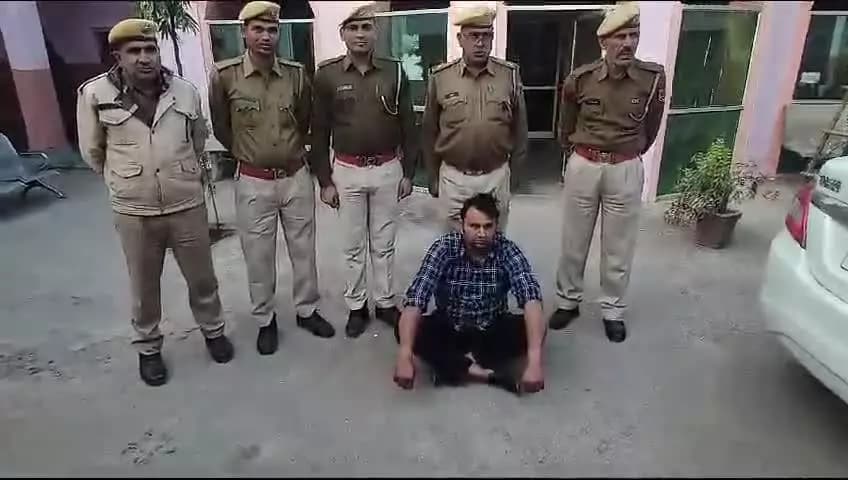 #पुलिस_थाना_कोतवाली दौसा की कार्यवाही।
करोडो की ठगी का ईनामी अपराधी व 8 स्थाई वारण्टो में चल रहा फरार गब्बर सिंह को किया गिरफ्तार।
#DausaPolice
#Igpjaipur
@Pskotwali_dsa