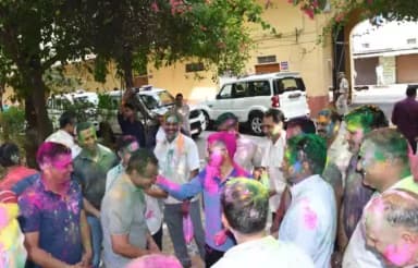 रिजर्व पुलिस लाईन अलवर में होली मनाई गई।
#HappyHoli
#SafeHoli
#RajasthanPolice