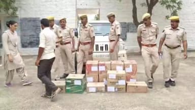 जिला पुलिस अधीक्षक जैसलमेर सुधीर चौधरी के निर्देशन में, पुलिस थाना खुहड़ी द्वारा अवैध शराब तस्करों के विरूद्ध कार्यवाही कर 23 कार्टून अवैध शराब मय परिवहन में प्रयुक्त वाहन बोलेरो कैम्पर जब्त कर मुल्जिम को किया गिरफतार, विस्तृत अनुसंधान जारी