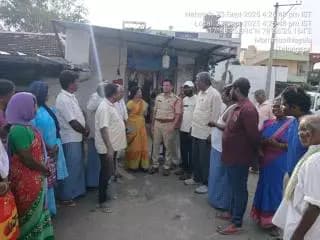 కొమురవెల్లి ఎస్ఐ రాజు, గ్రామ వీపీఓ తో కలసి మర్రి ముత్యాల గ్రామాన్ని సందర్శించి రాబోవు స్థానిక సంస్థల ఎన్నికల గురించి, సైబర్ నేరాల గురించి, సీసీ కెమెరాలు గురించి అవగాహన కల్పించారు.