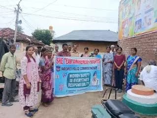 మహిళా చట్టాలపై అవగాహన కల్పిస్తూ రక్షణా గా నిలుస్తున్న సిద్దిపేట షిటీమ్ సైబర్ నేరాల పట్ల అప్రమత్తంగా ఉండాలి. అపరిచితుల వ్యక్తుల మాటలు నమ్మవద్దు.