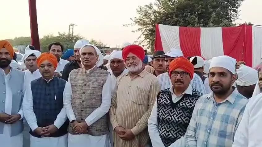 श्री गुरु तेग बहादुर जी के 350वें शहीदी दिवस के अवसर पर निकाली जा रही नगर कीर्तन यात्रा का जिला में प्रवेश पर करनौली में हुआ भव्य स्वागत
#GuruTegBahadurJi #350ShaheediDiwas #NagarKirtanYatra #Fatehabad #Haryana @diprharyana
